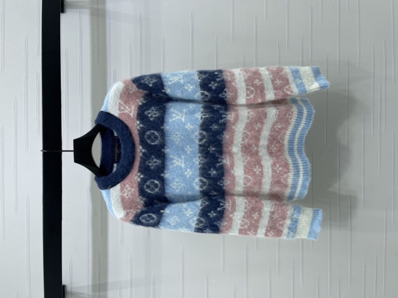 l0vis Vvtt0n sweaters